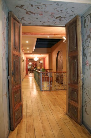 Suite | Hallway - Hotel Inés María (Cuenca)