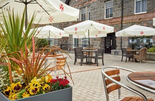 Breakfast, lunch, dinner served; British cuisine 