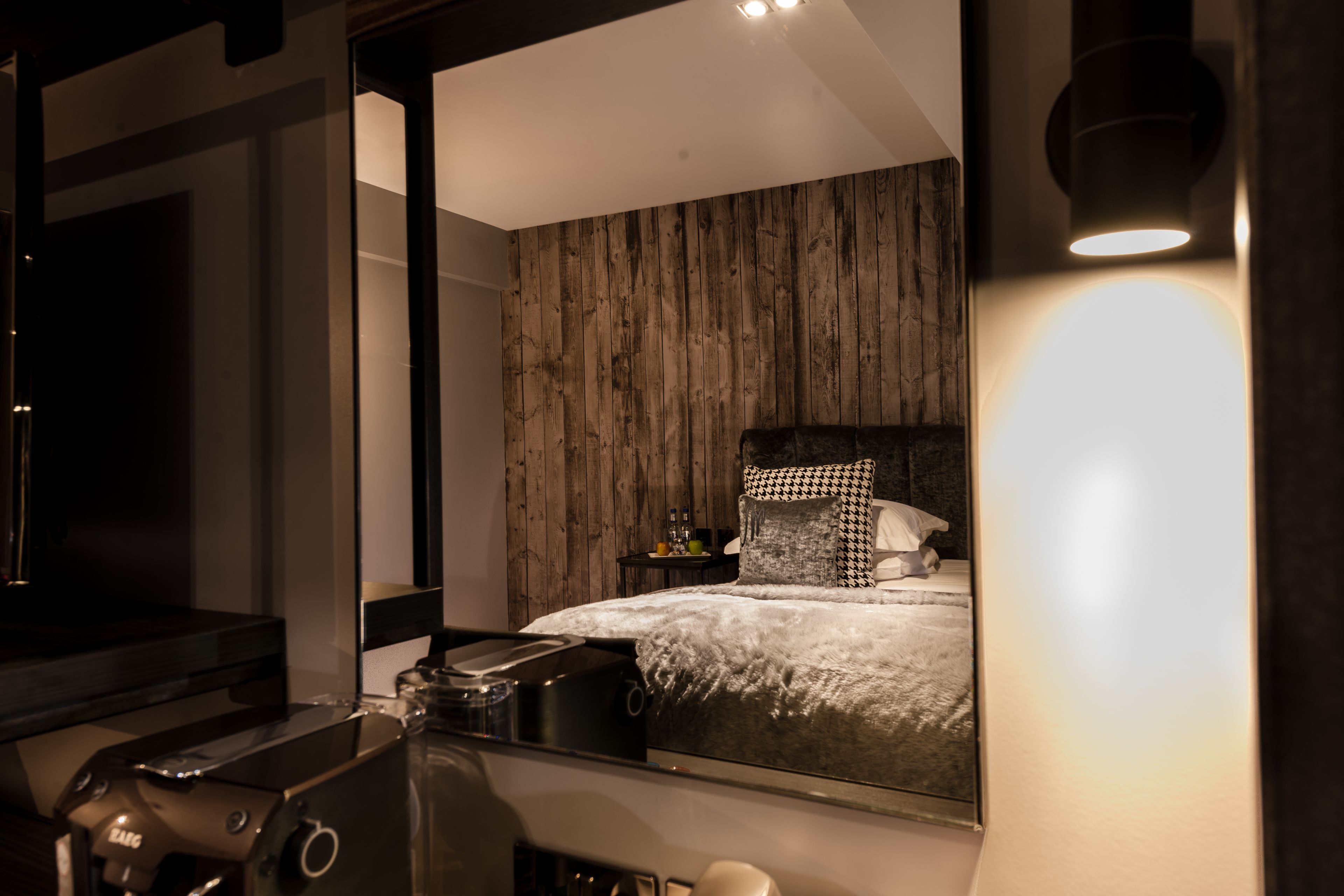 club deluxe double room | 1 bedroom, desk, blackout curtains, iron/ironing board