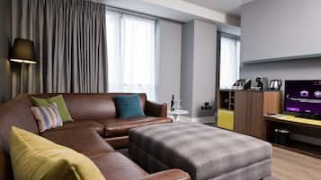 Suite | Área de sala de estar | Televisión LCD