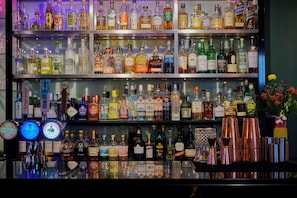 Cocktail bar