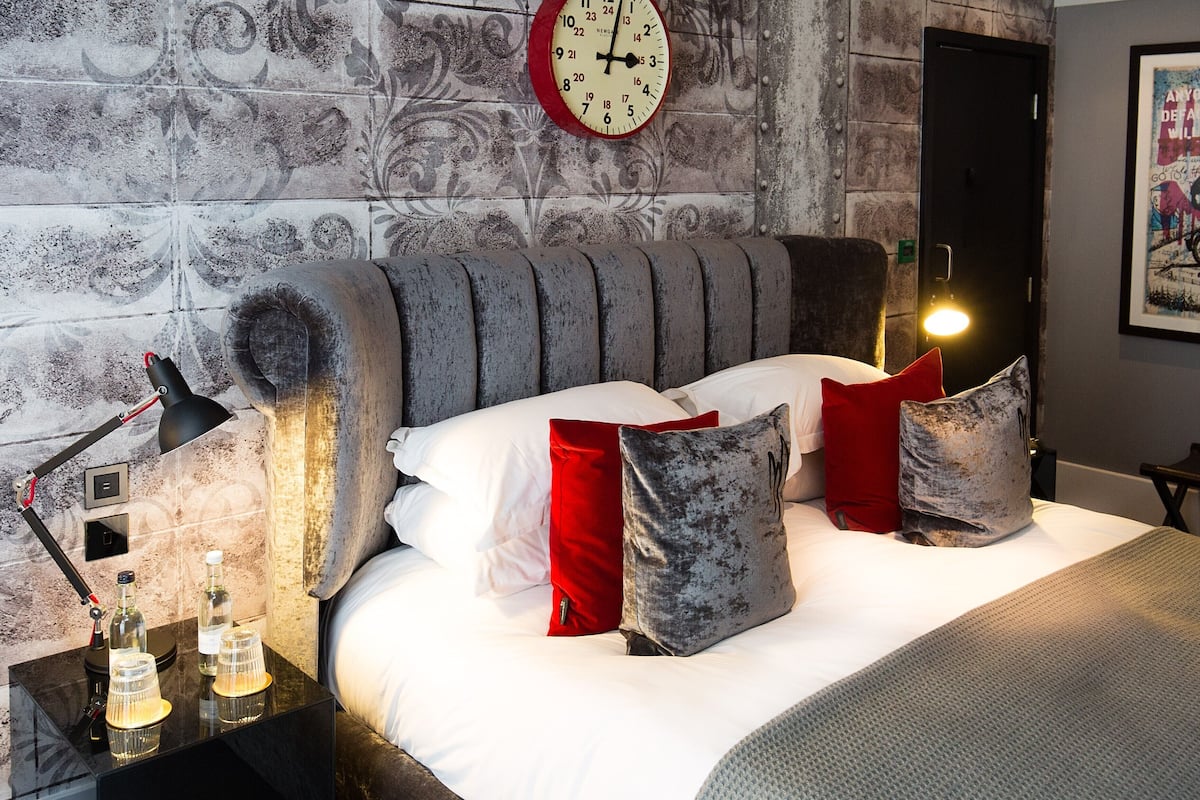 Suite | 1 bedroom, hypo-allergenic bedding, in-room safe, desk