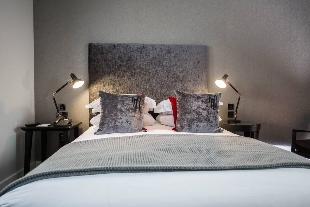 Standard Double Room | Hypo-allergenic bedding available, in-room safe, desk