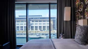 1 bedroom, premium bedding, in-room safe, desk