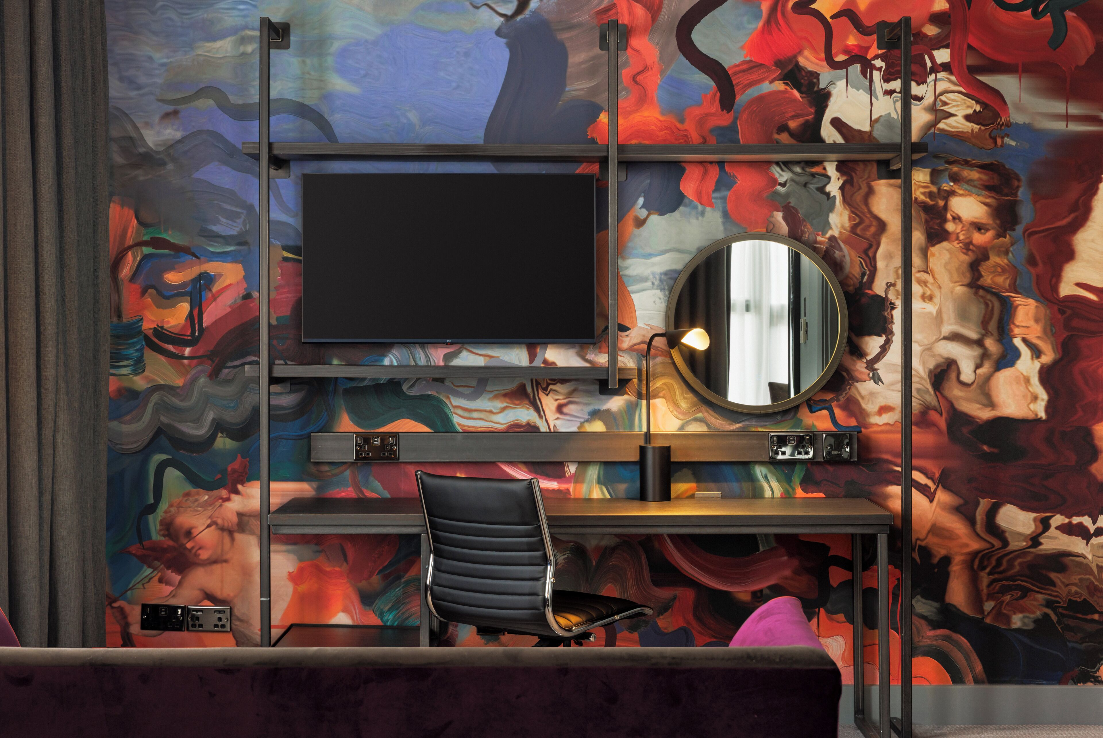 club deluxe bridge view | 1 bedroom, in-room safe, desk, blackout curtains