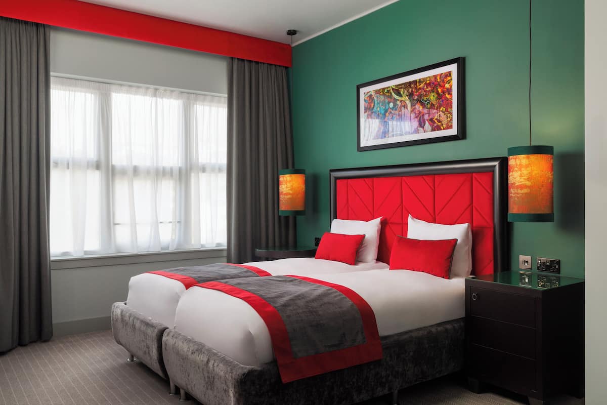 Standard Twin Room | 1 bedroom, in-room safe, desk, blackout drapes