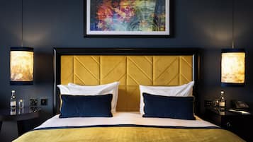 Standard Double Room | 1 bedroom, in-room safe, desk, blackout curtains