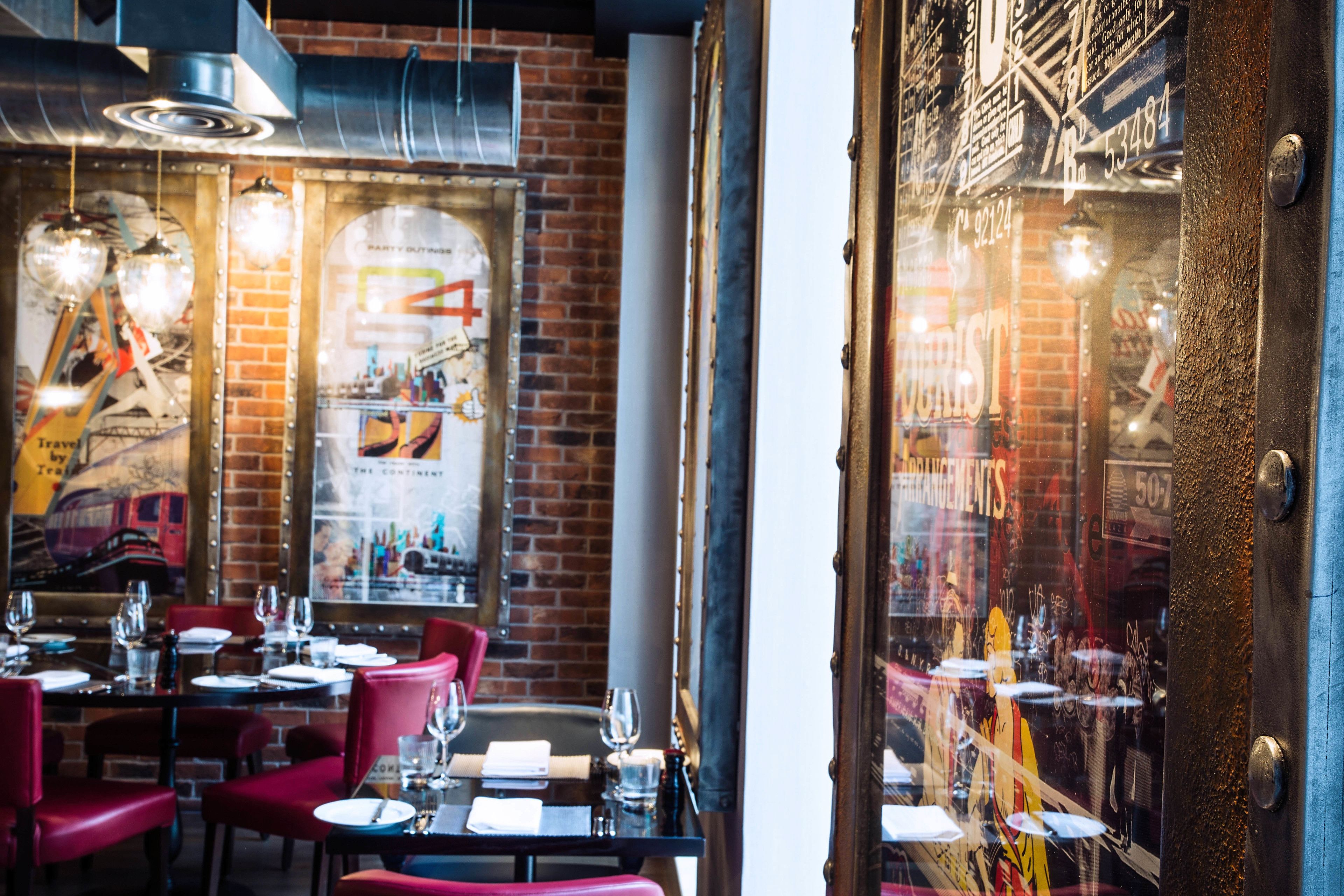 breakfast, lunch, dinner served; british cuisine