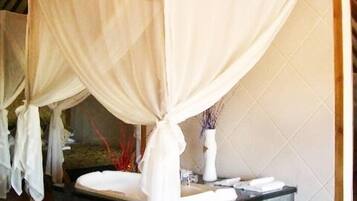 Suite | Bathroom | Separate tub and shower, free toiletries, hair dryer, bathrobes