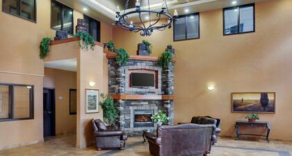 Pomeroy Inn and Suites Chetwynd
