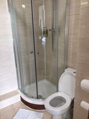 Family Room | Bathroom shower - Adelphi Hotel (Edinburgh)