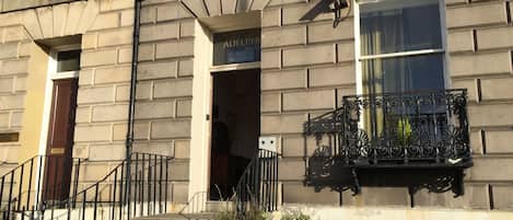 Façana frontal de l'allotjament