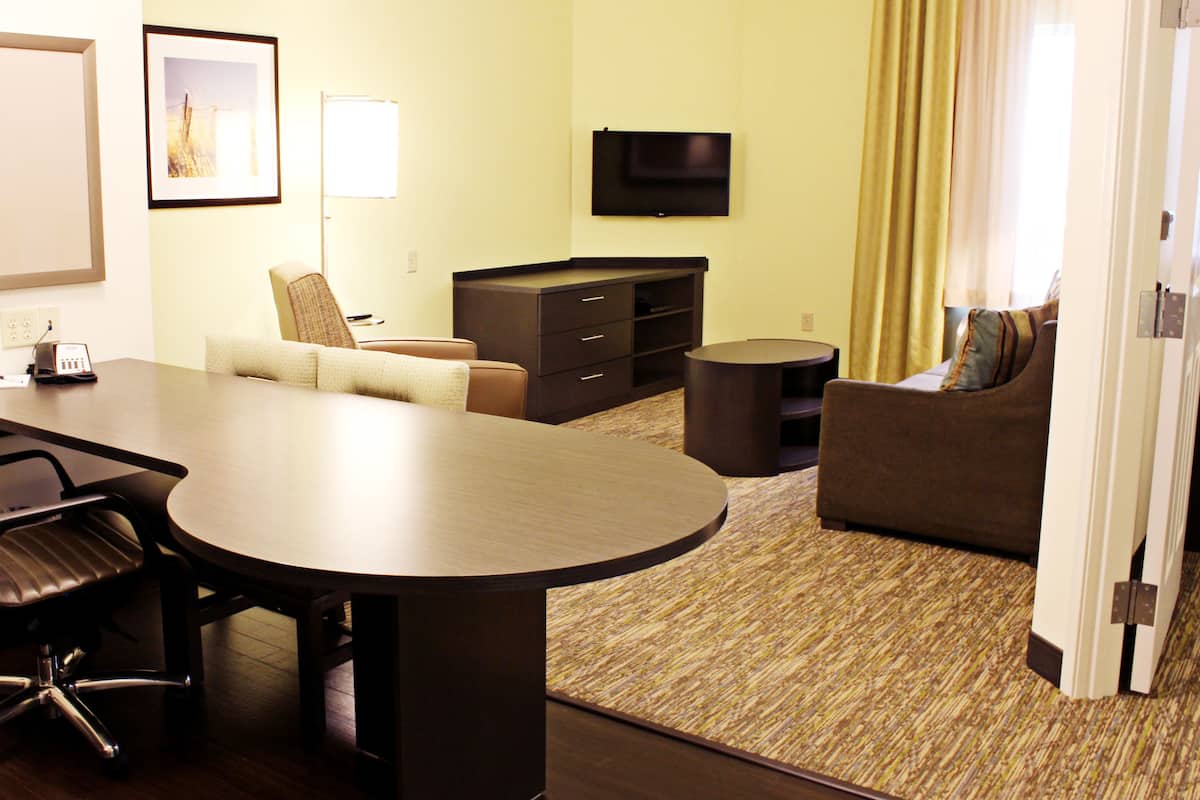 1 chambre, coffres-forts dans les chambres, bureau