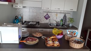 بوفيه فطور مجانًا