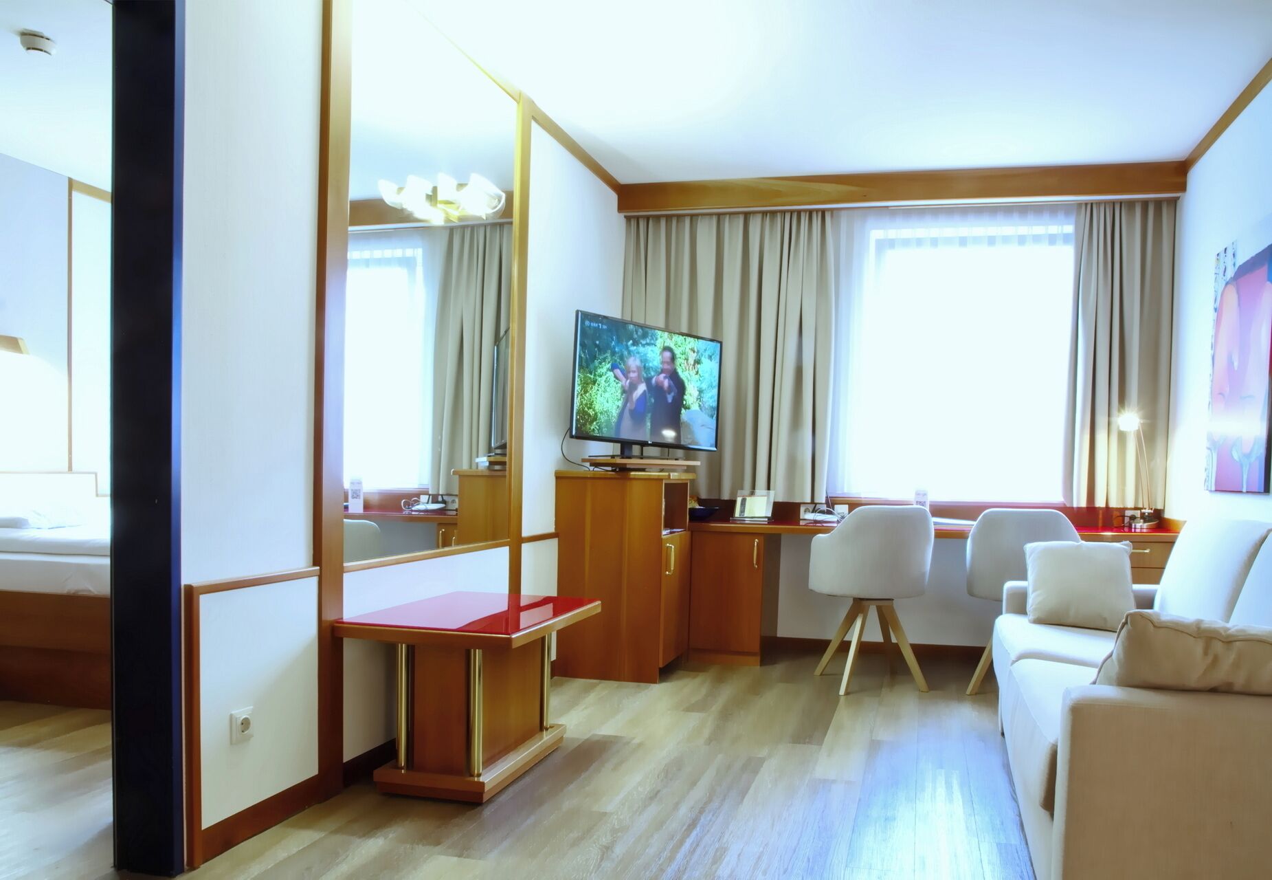 Comfort Suite | Living area | LED TV, pay films