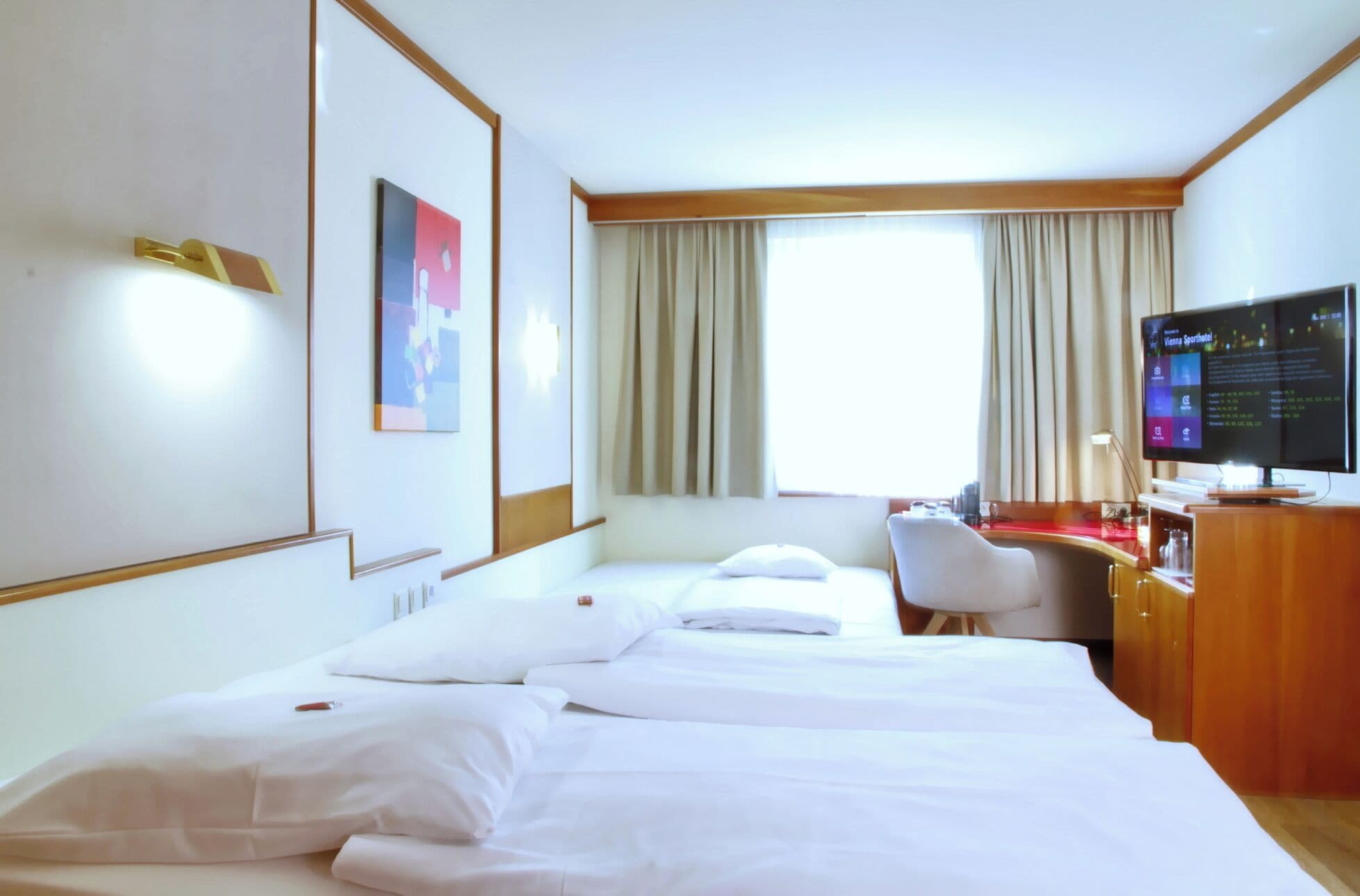 Business Double Room Extra Sofa Bed | Minibar, Zimmersafe, Schreibtisch, laptopgeeigneter Arbeitsplatz