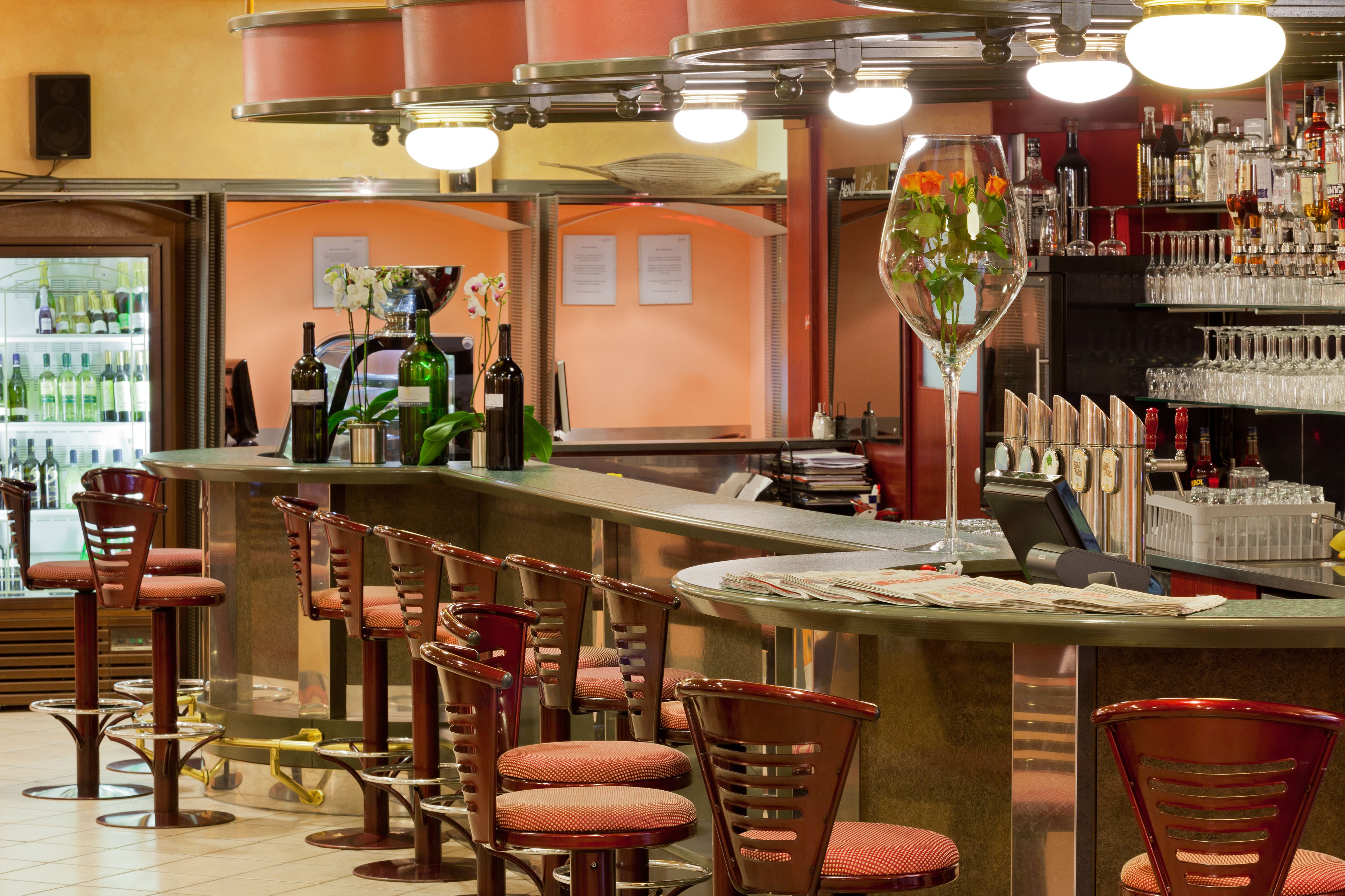 Bar (trong khuôn viên)