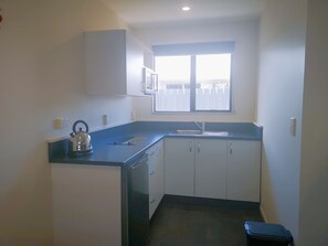 Suite familiare | Cucina privata | Frigorifero, microonde, piano cottura, macchina per tè/caffè