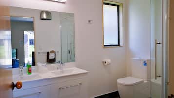Familien-Suite | Badezimmer