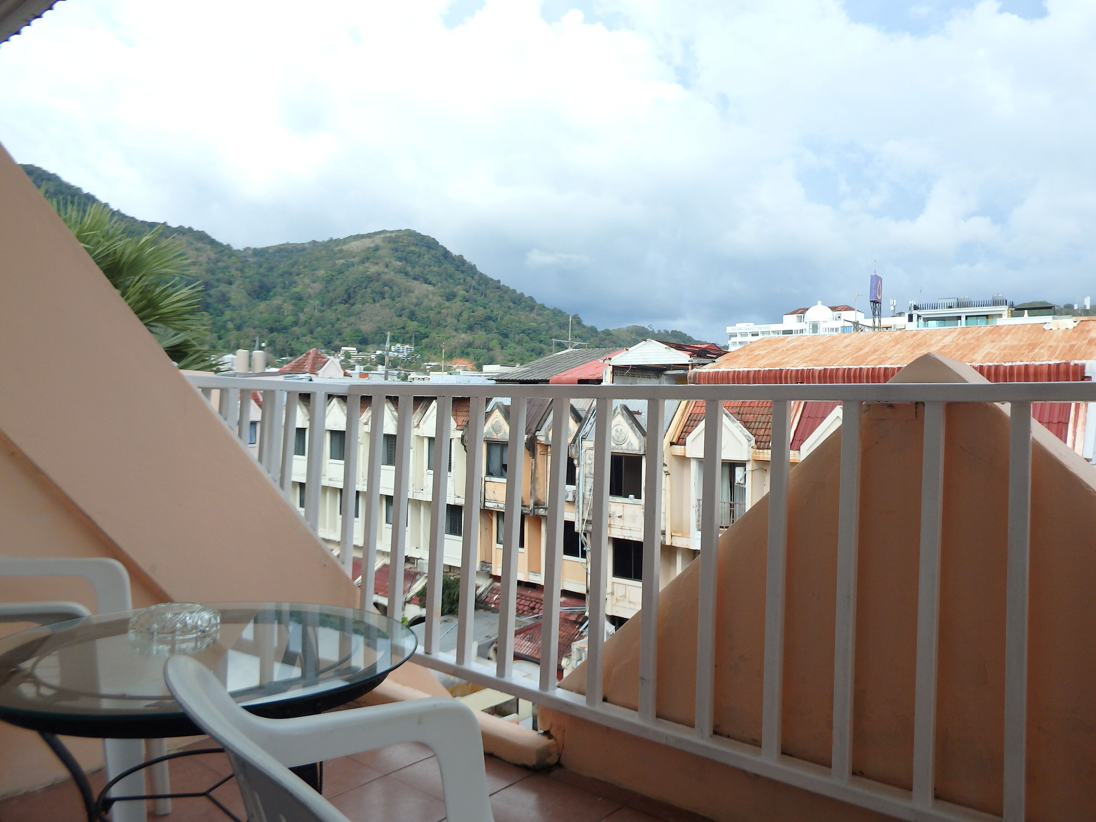 Superior Double Room, 1 King Bed | Minibar, in-room safe, desk, rollaway beds