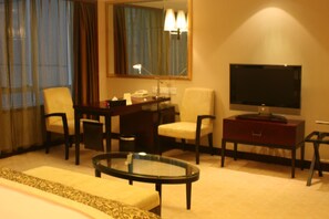 Deluxe-rom, 1 kingsize-seng | Oppholdsområde