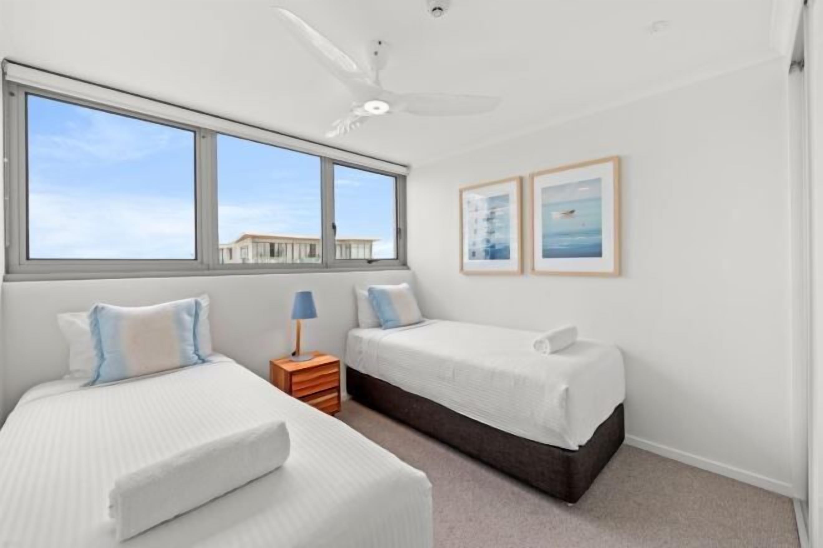 1 bedroom, individually decorated, individually furnished, desk