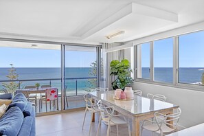 In-room dining - Northwind Holiday Apartments Mooloolaba (Mooloolaba)