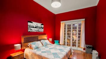 Double Room, Shared Bathroom | Free WiFi