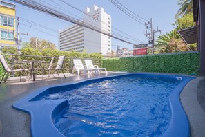 Outdoor pool - Grande Elegance Serviced Apartment (Patong)