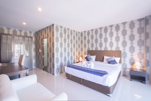In-room safe, rollaway beds, free WiFi - Grande Elegance Serviced Apartment (Patong)