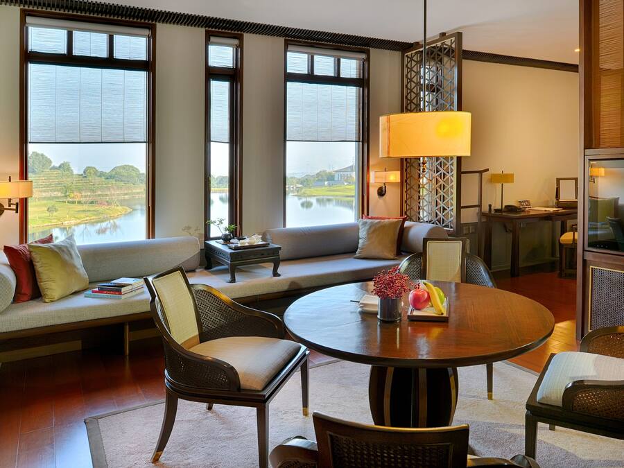 1 bedroom, hypo-allergenic bedding, down duvets, free minibar