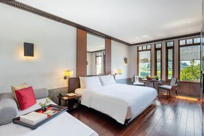 Habitación Deluxe, vista al lago | 1 habitación, ropa de cama hipoalergénica y edredón 