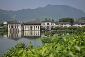 Ngoại thất