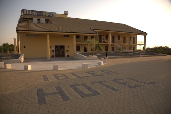Exterior - Iblea Hotel (Chiaramonte Gulfi)
