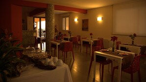 Breakfast area - Iblea Hotel (Chiaramonte Gulfi)