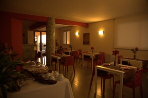 Breakfast area - Iblea Hotel (Chiaramonte Gulfi)