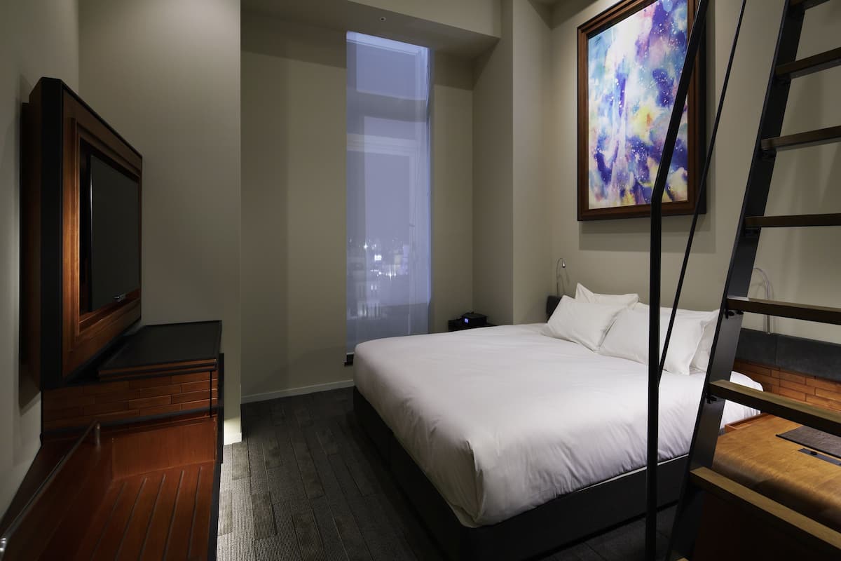 Deluxe Double with Loft, Non Smoking, 12th Floor | Premium bedding, down comforters, in-room safe, individually furnished