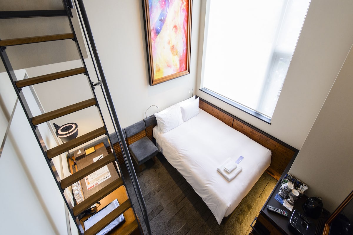 Dobbeltrom – standard, ikke-røyk (with Loft, 12th Floor) | Sengetøy av topp kvalitet, dundyner, safe på rommet og skrivebord
