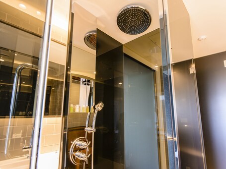 Shinjuku Granbell Hotel - Image 57