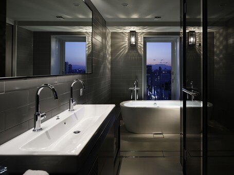 Shinjuku Granbell Hotel - Image 79