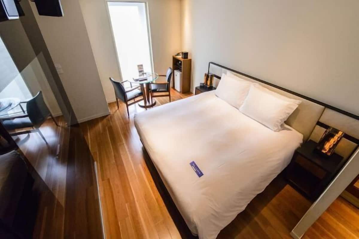Premium bedding, down comforters, in-room safe, individually furnished