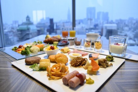 Shinjuku Granbell Hotel - Image 17