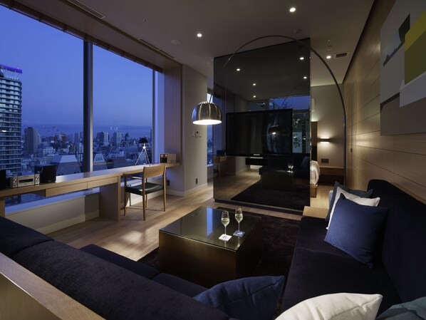 The Villa Suite, Non-smoking | Premium bedding, down duvets, in-room safe, individually furnished