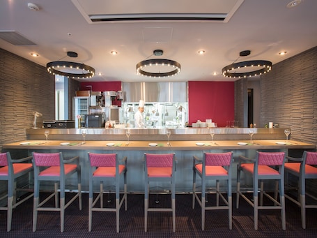 Shinjuku Granbell Hotel - Image 25