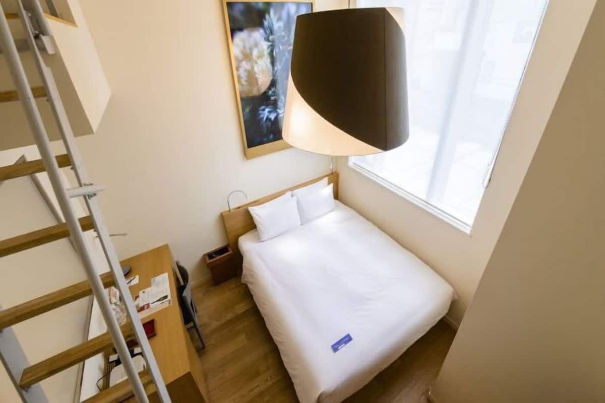 Premium bedding, down comforters, in-room safe, individually furnished