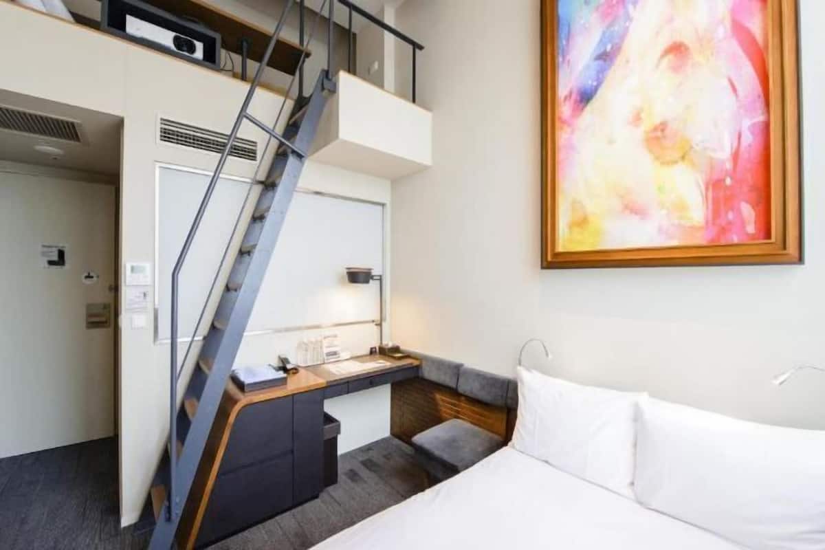 Premium bedding, down comforters, in-room safe, individually furnished