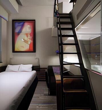 고급 침구, 오리/거위털 이불, 객실 내 금고, 각각 다르게 가구 비치