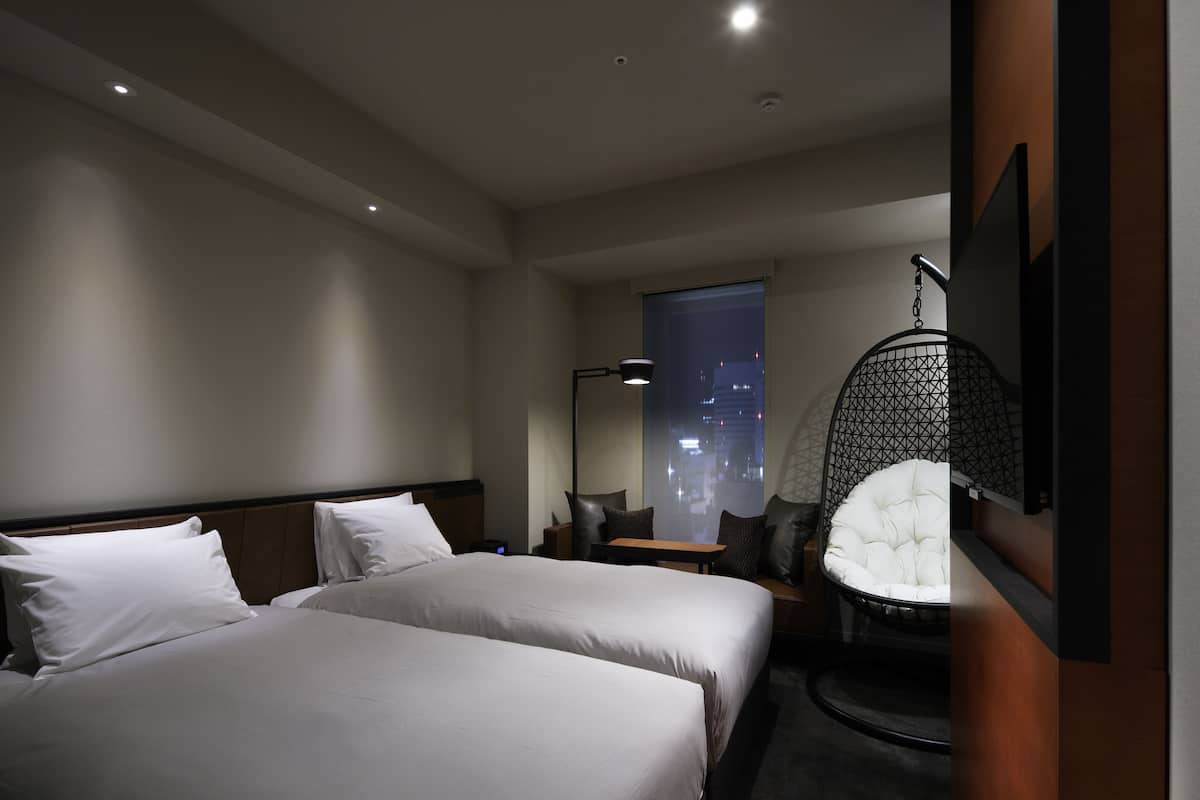 Superior Hollywood Twin, Non-smoking | Premium bedding, down comforters, in-room safe, individually furnished