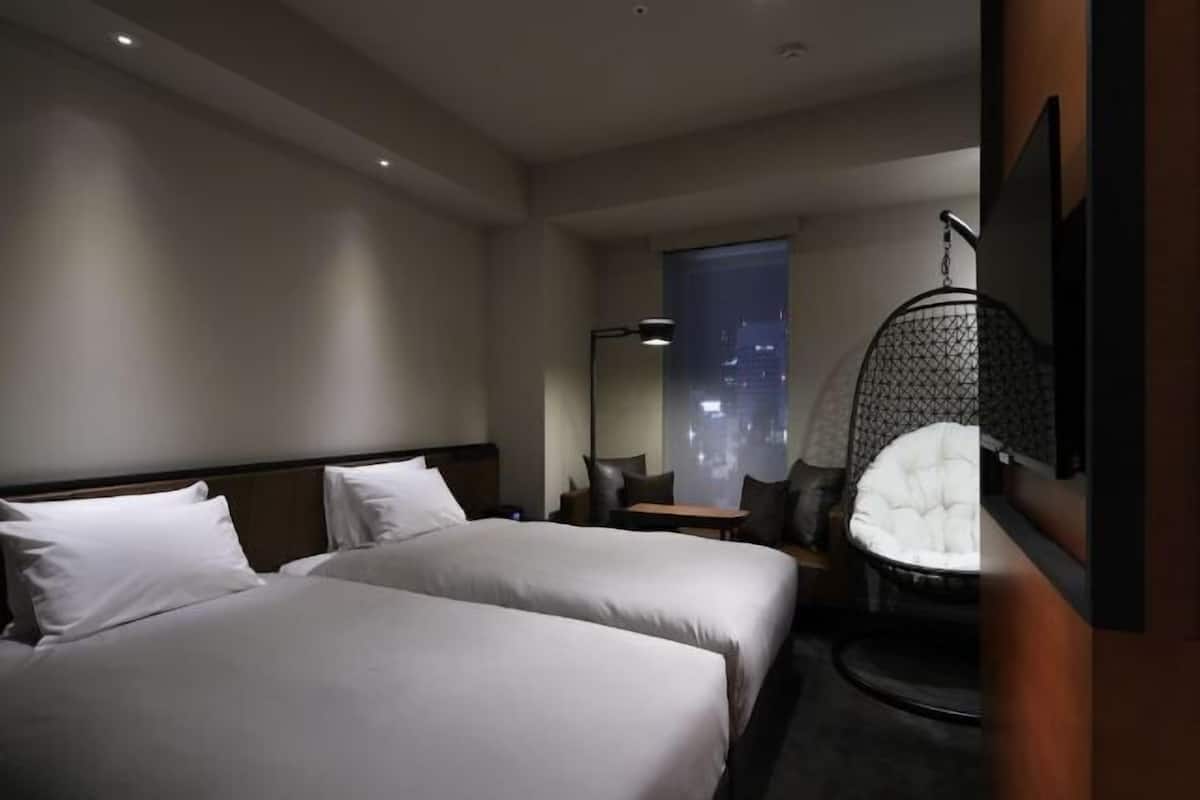 Premium bedding, down comforters, in-room safe, individually furnished