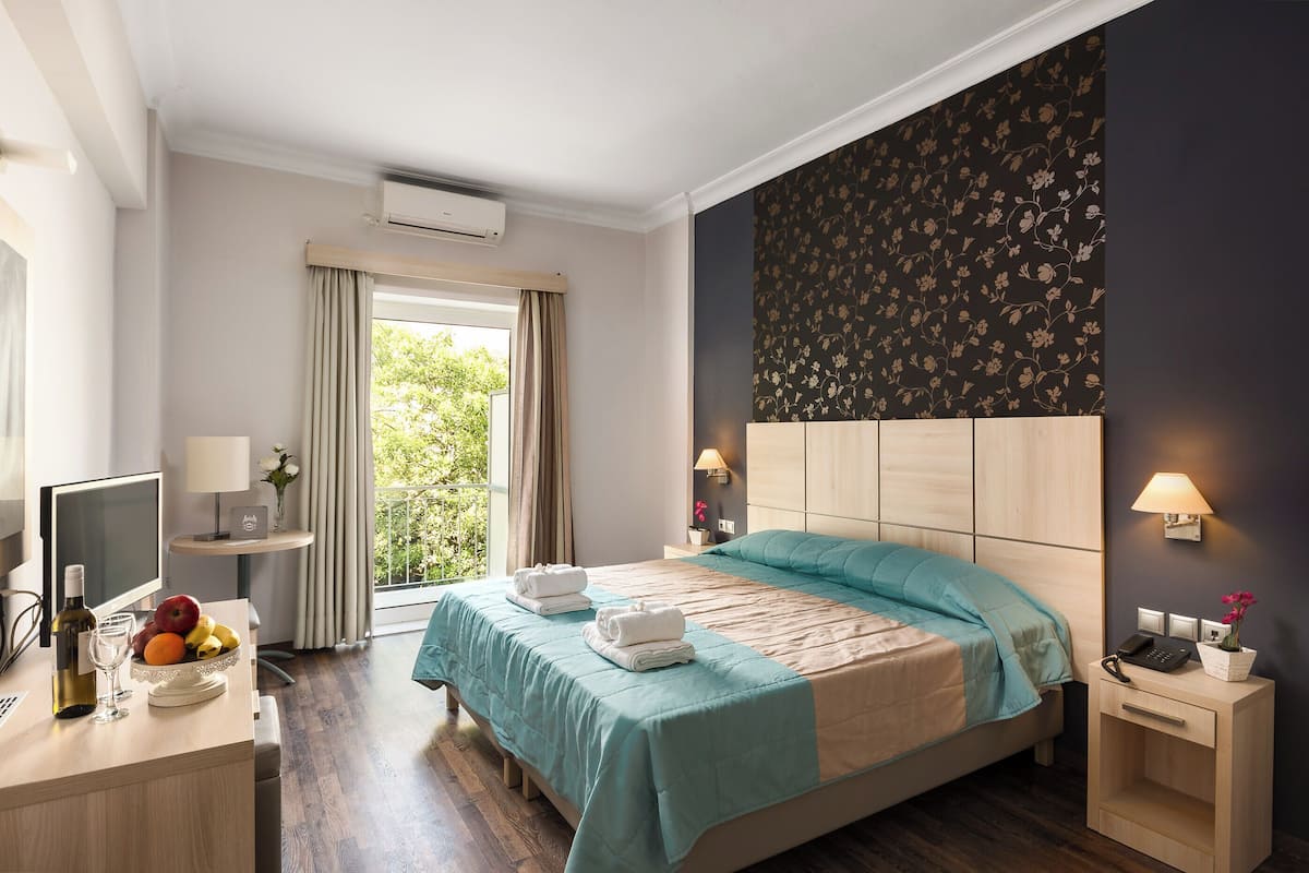 Minibar, Zimmersafe, Verdunkelungsvorhänge, Bügeleisen/Bügelbrett